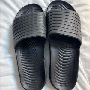 Men’s Black Slide Sandals size 9